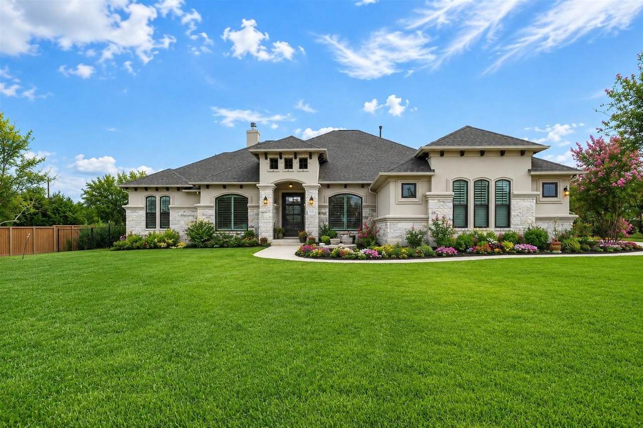 201 Miranda Way - Photo 1