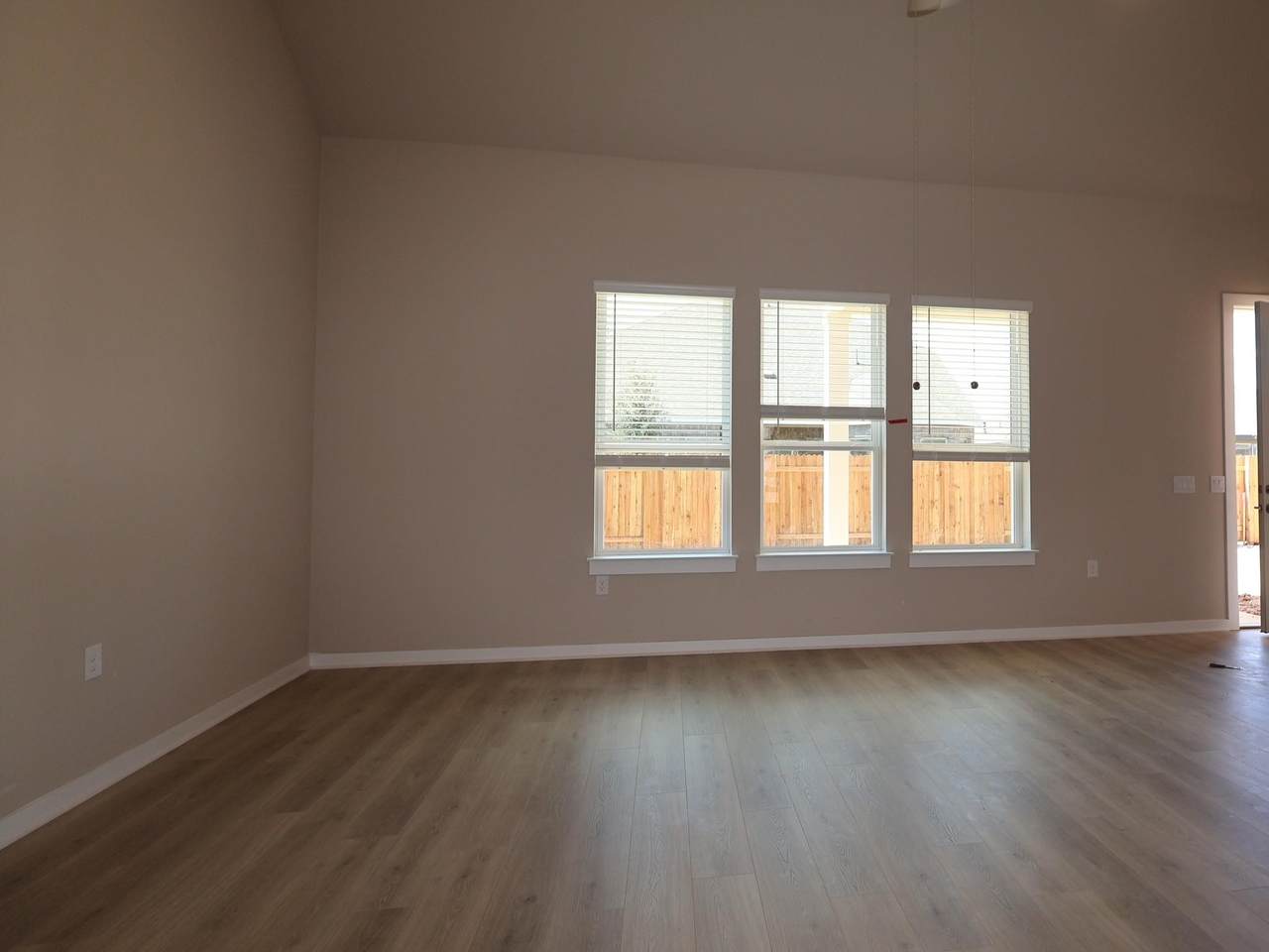 https://bt-photos.global.ssl.fastly.net/austin/1280_boomver_4_2756785-2.jpg