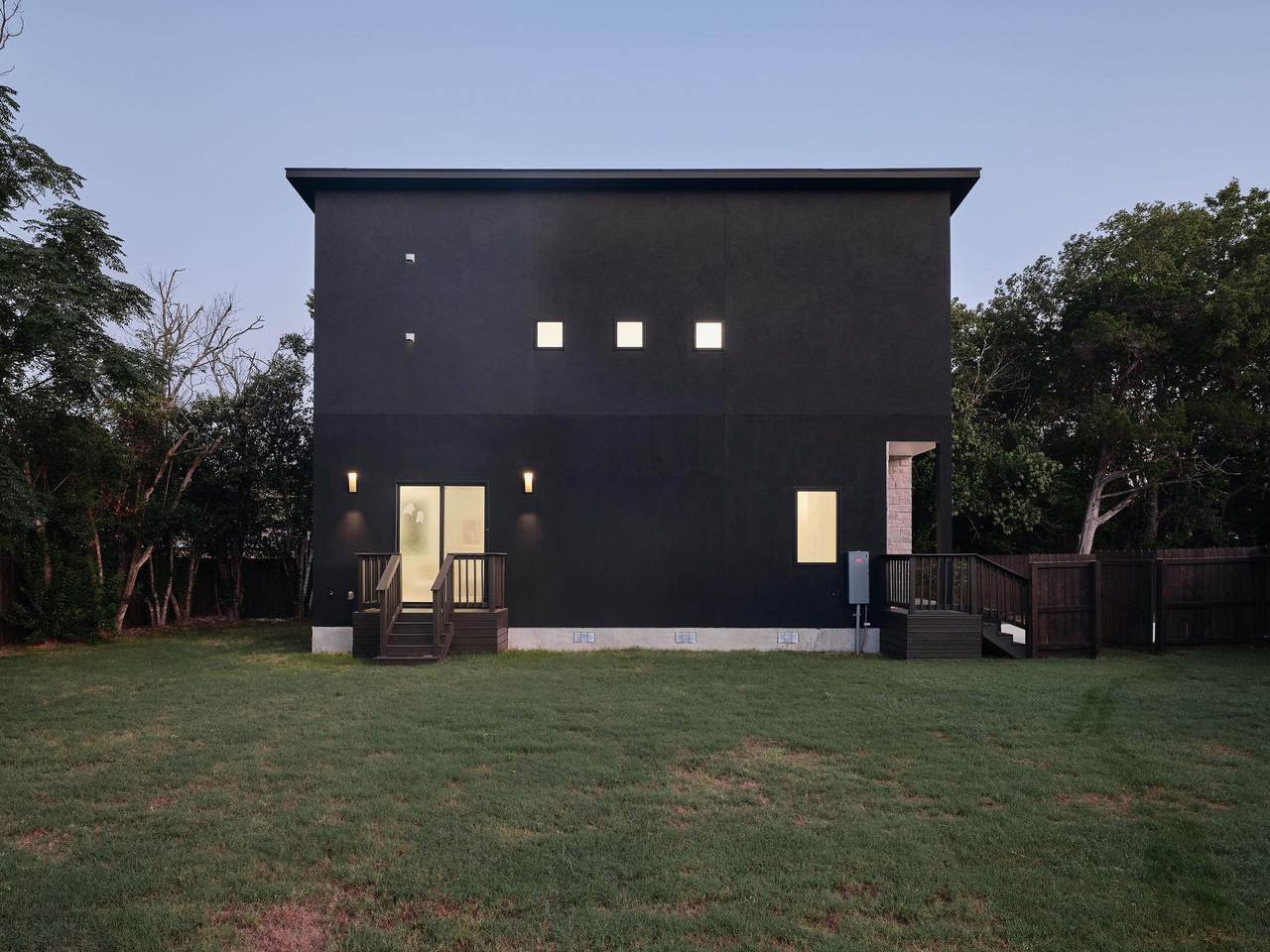 2611 Davis Ln - Photo 1