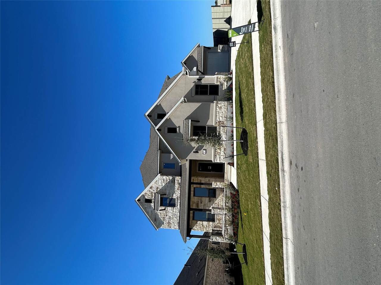 1802 Crimson Sunset Dr - Photo 1