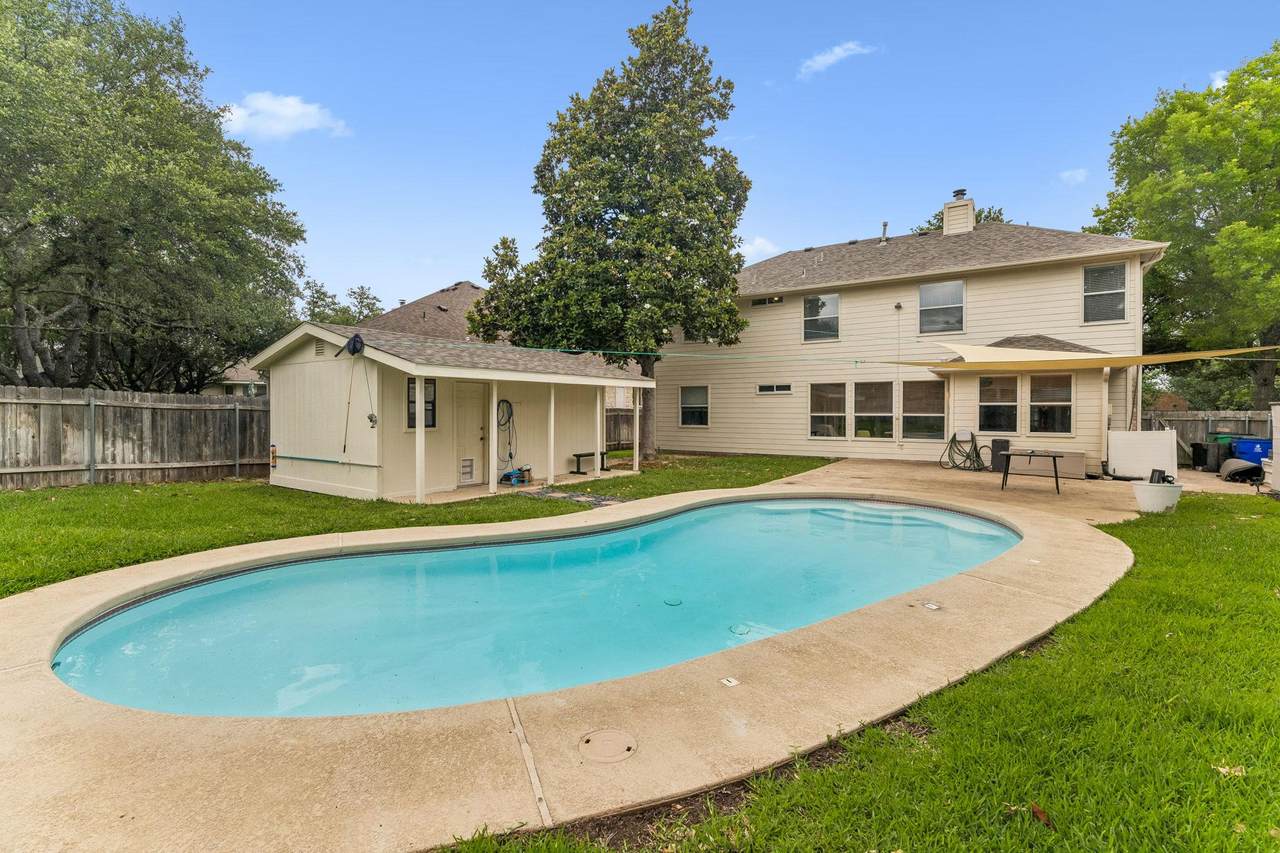 1409 Deer Horn Dr - Photo 1
