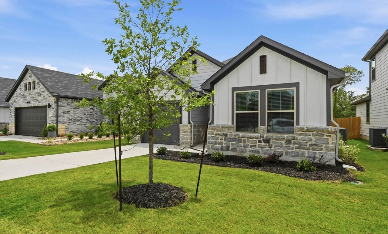 332 Bendecido Loop - Photo 1