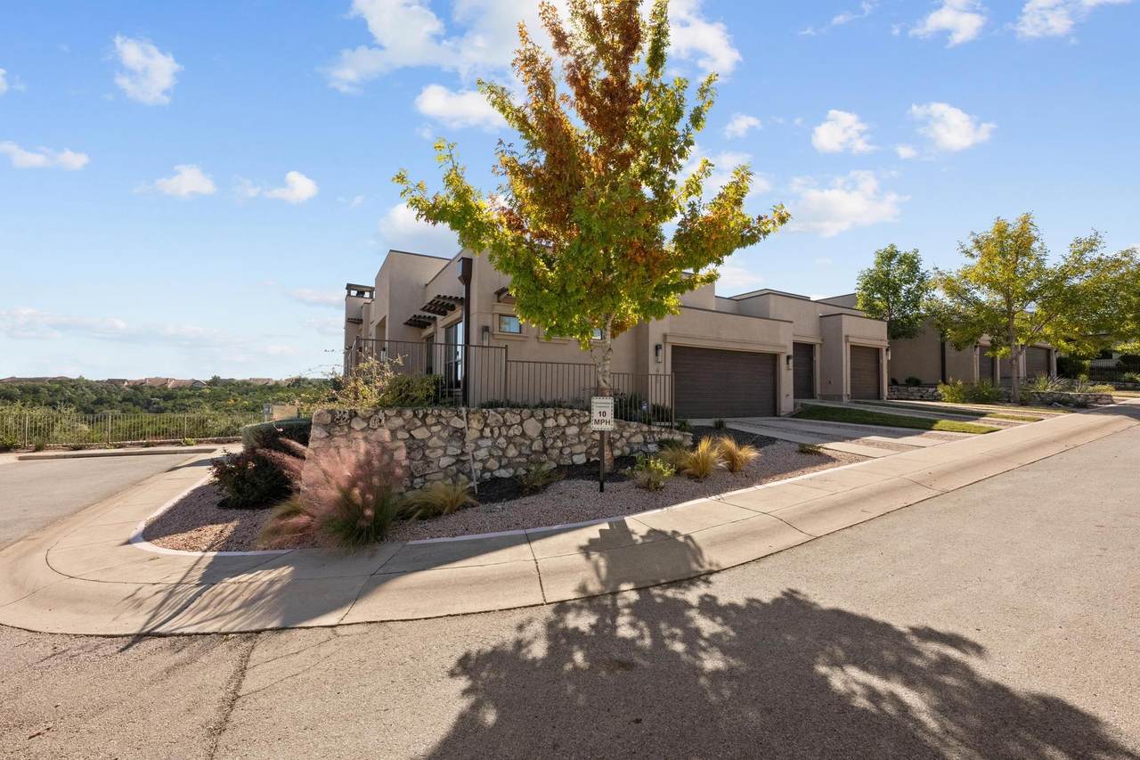 8200 Southwest Pkwy - Photo 1