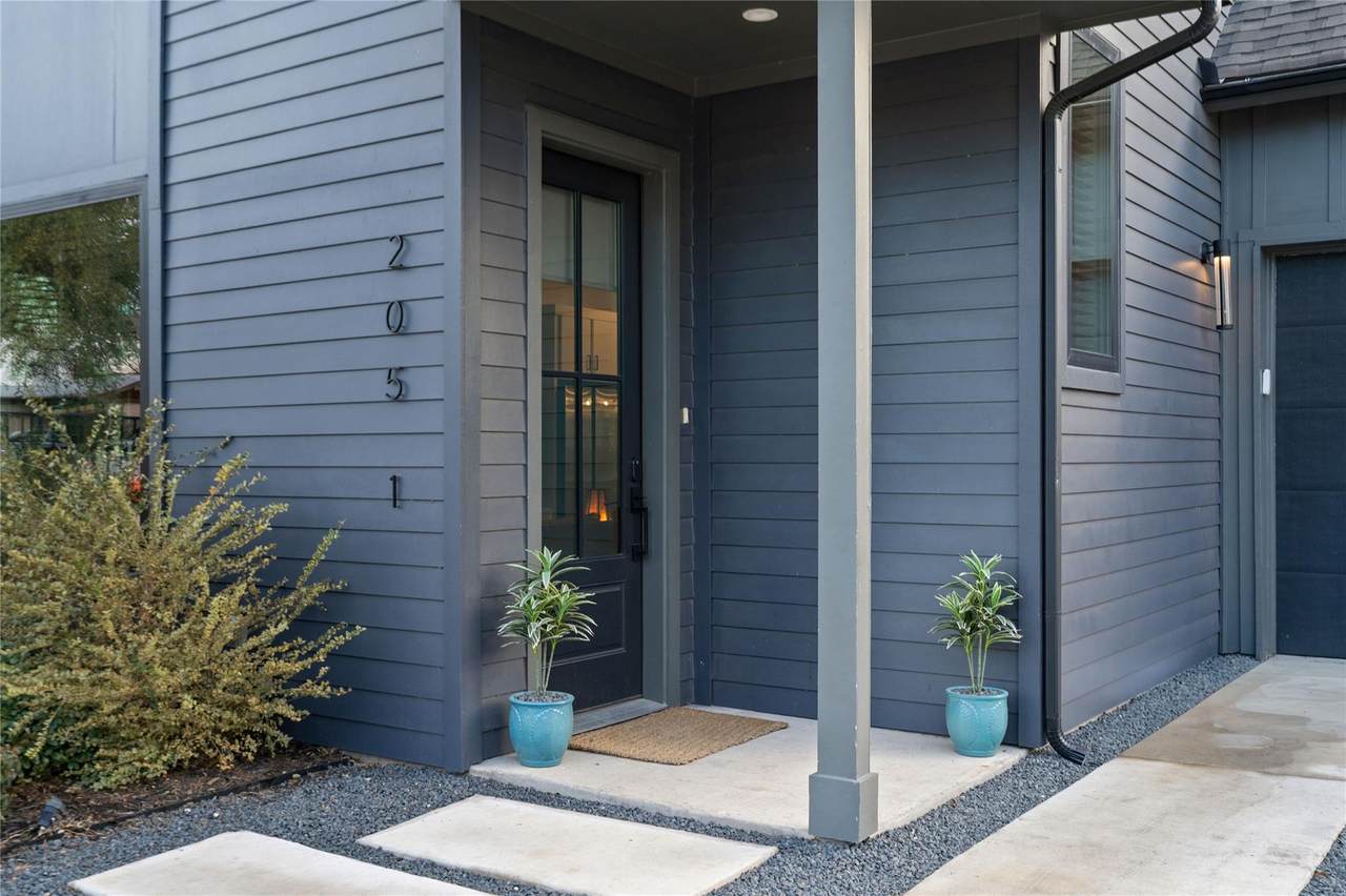205 Croslin St - Photo 1
