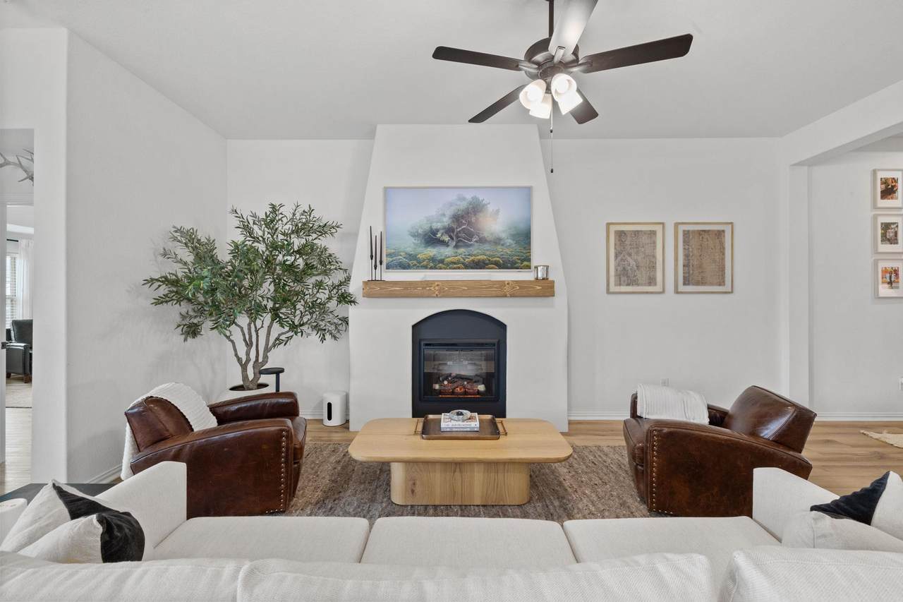 330 Bay Breeze Dr - Photo 1