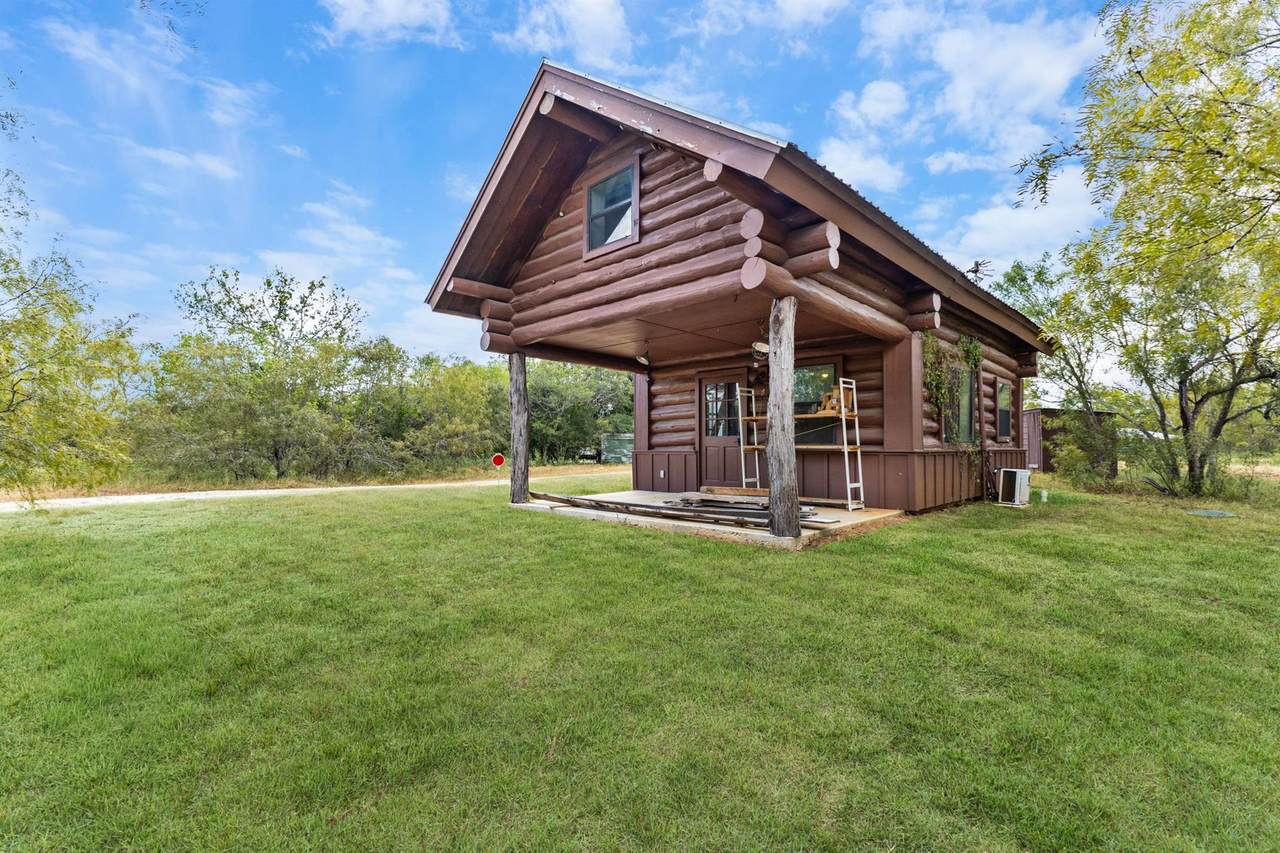 218 Alexandra Ln - Photo 1