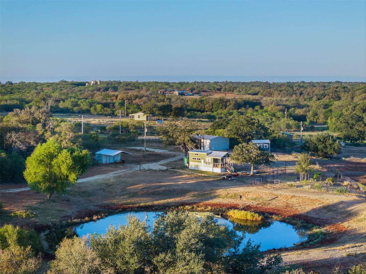 3270 Fm 671 - Photo 1