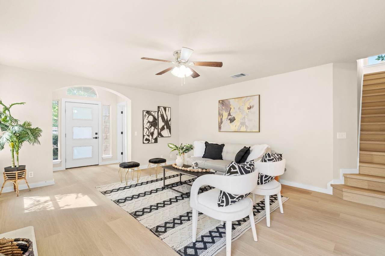 1407 Waterfall Ave - Photo 1