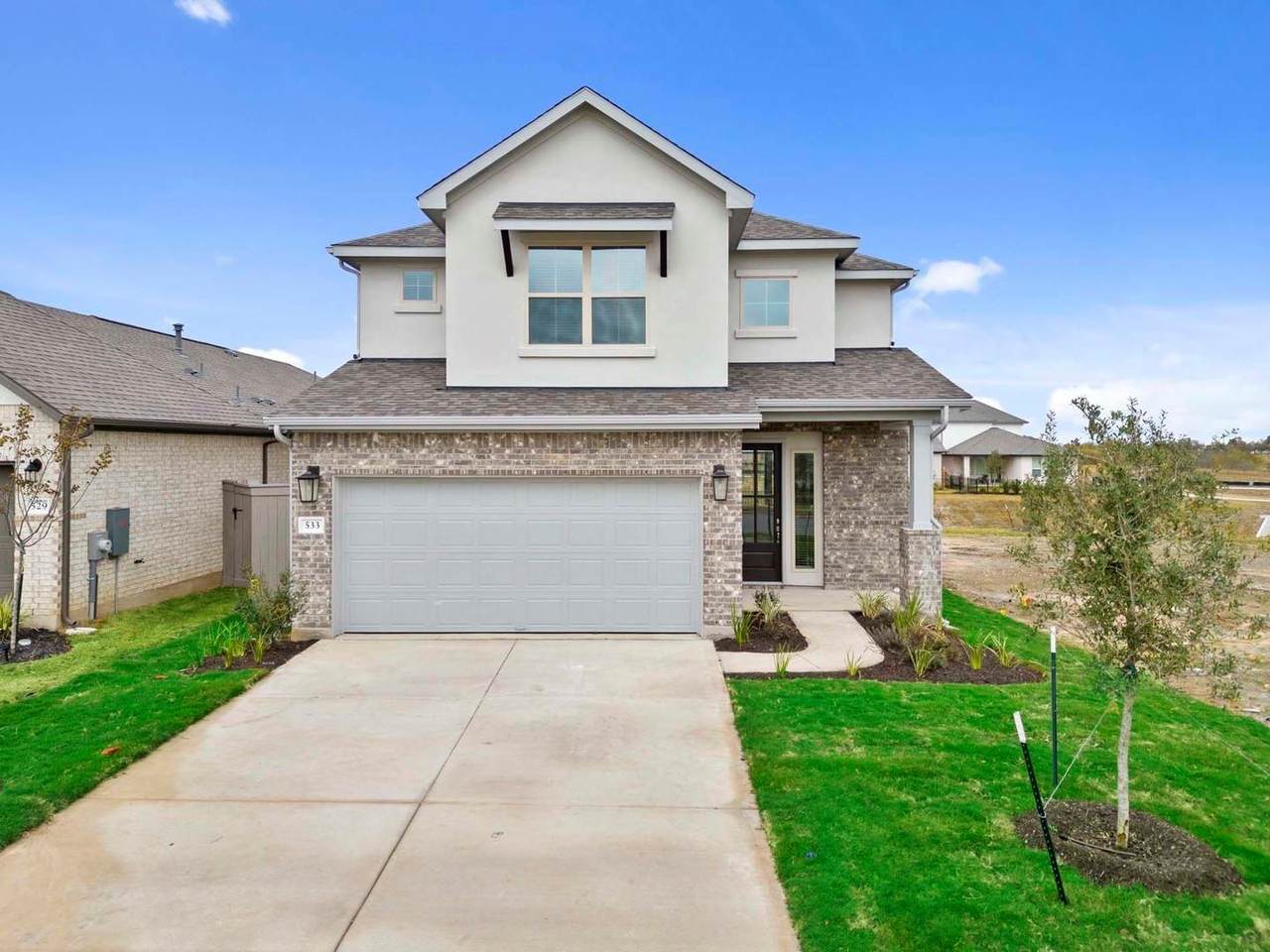533 Bloomington Loop - Photo 1