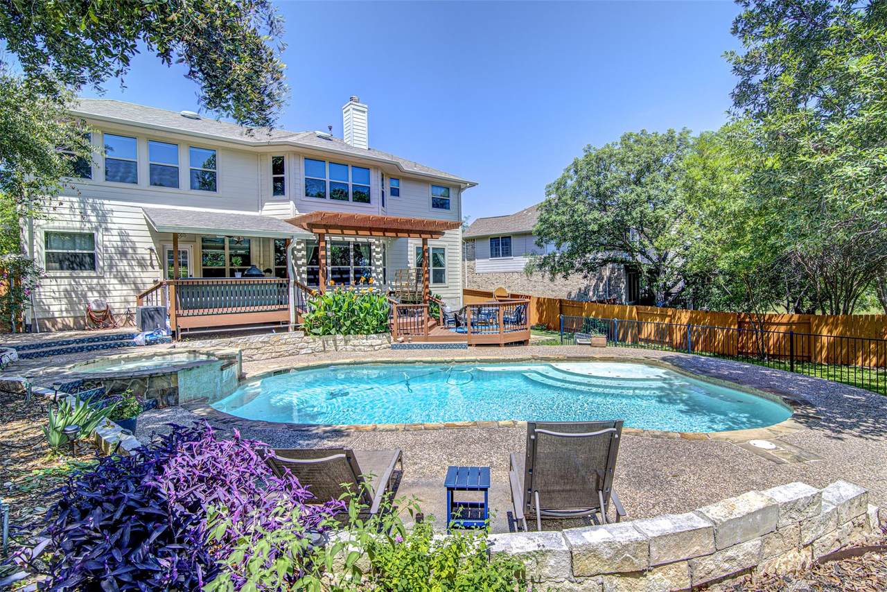 208 Kettleman Ln - Photo 1