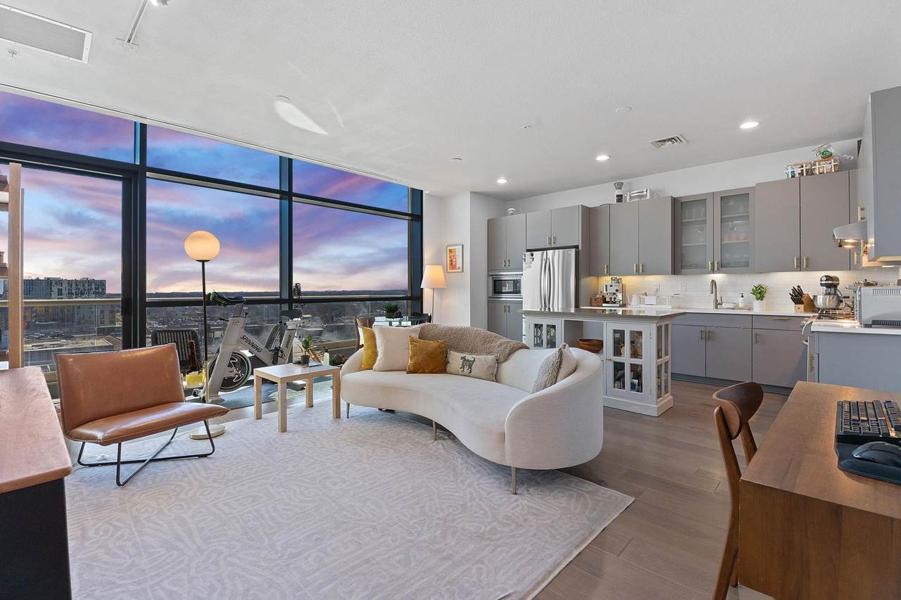 555 5th St - Photo 1