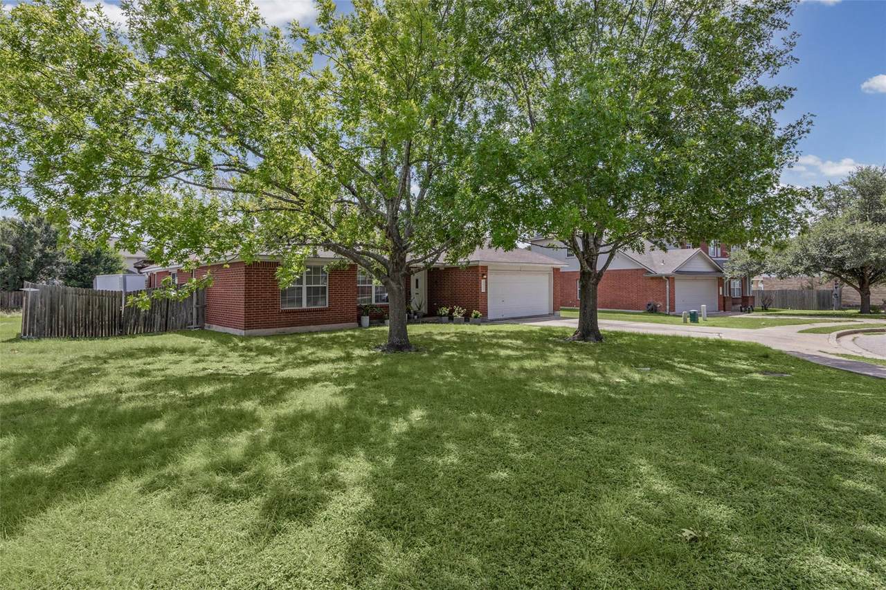 1313 Laurelleaf Dr - Photo 1