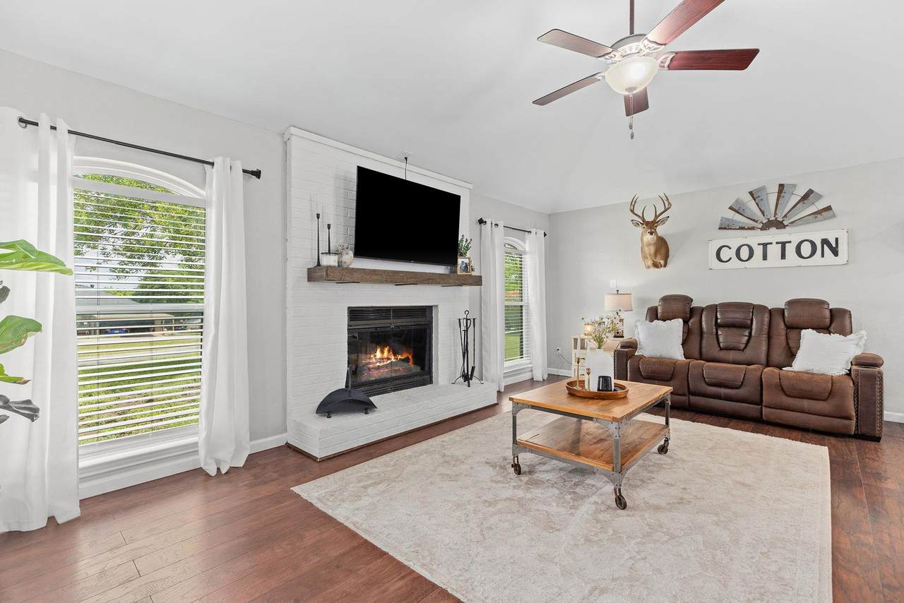 199 County Road 4933 - Photo 1