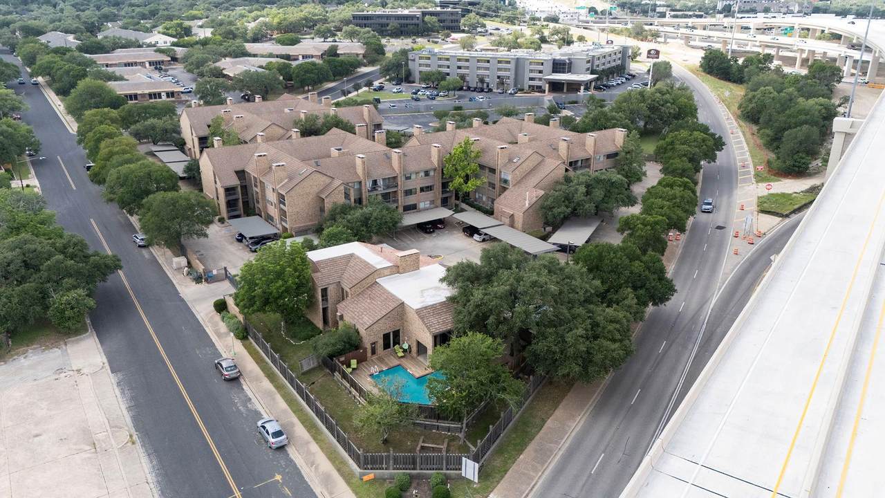 8888 Tallwood Dr - Photo 1