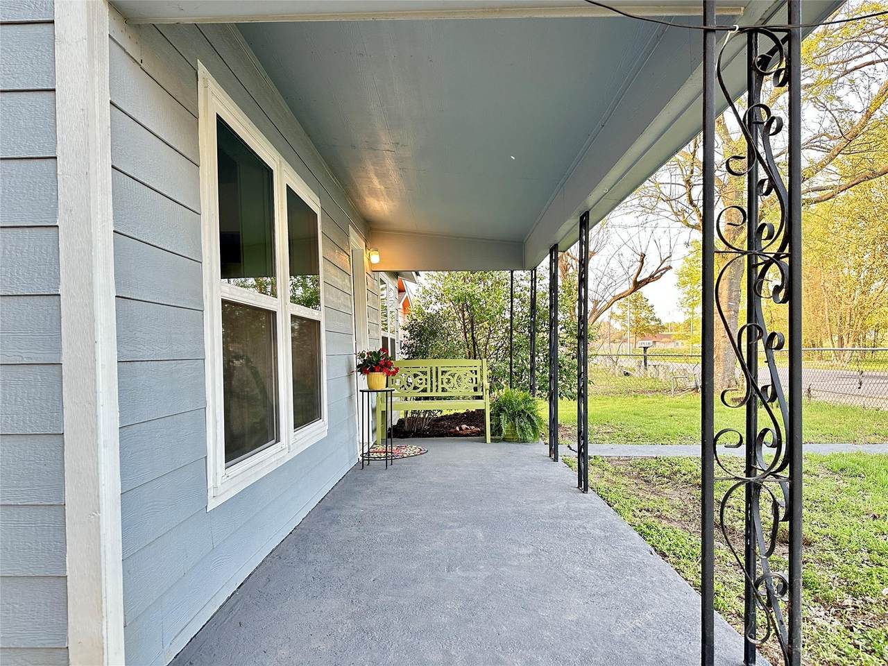 1916 Hill St - Photo 1