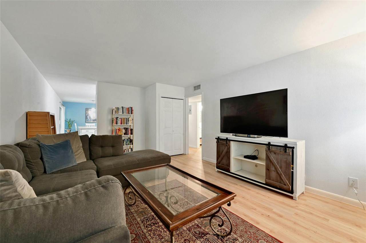 2303 Side Dr - Photo 1