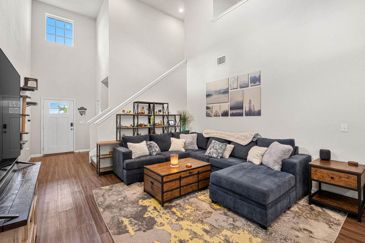 1109 Fairhaven Gtwy - Photo 1