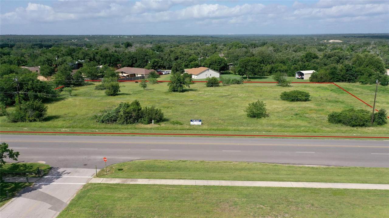 1401 Main St - Photo 1