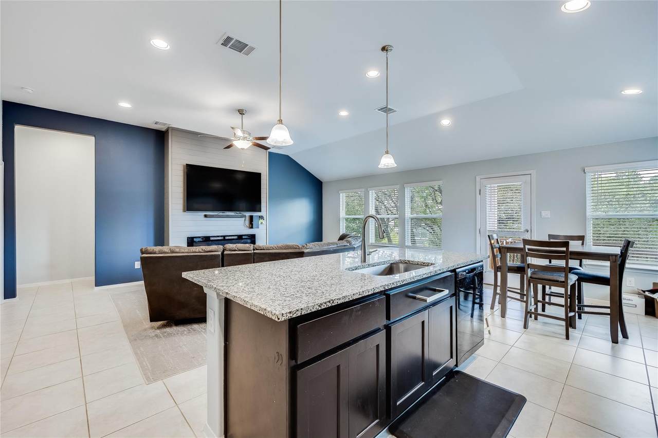 21302 Santa Rosa Ave - Photo 1