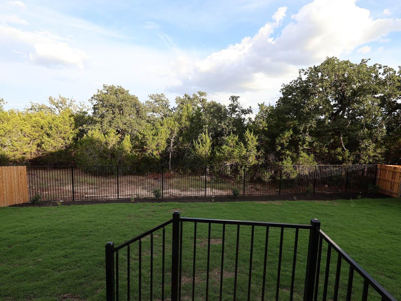 https://bt-photos.global.ssl.fastly.net/austin/1280_boomver_6_7472491-2.jpg