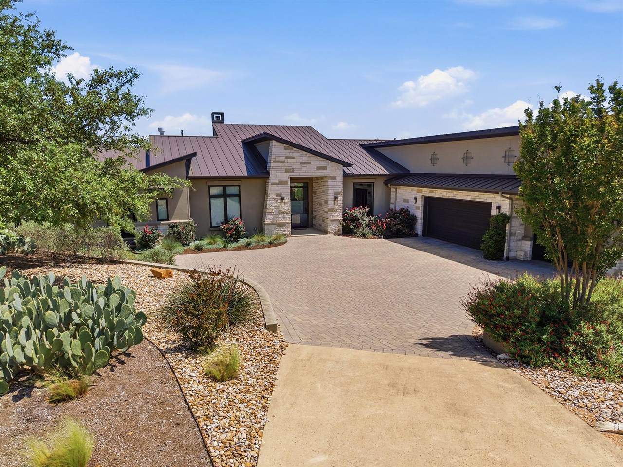 8801 Bellancia Dr - Photo 1