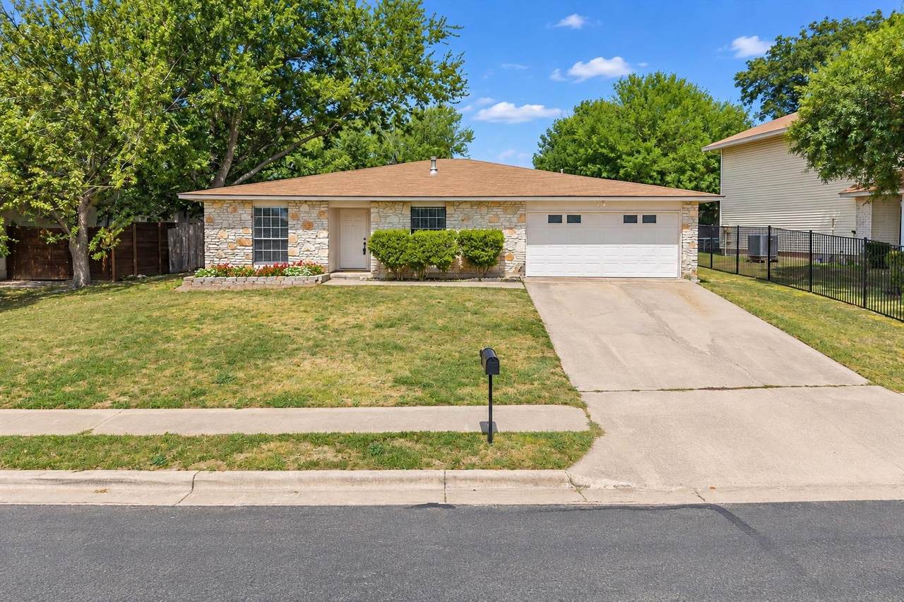 8200 Furness Dr - Photo 1