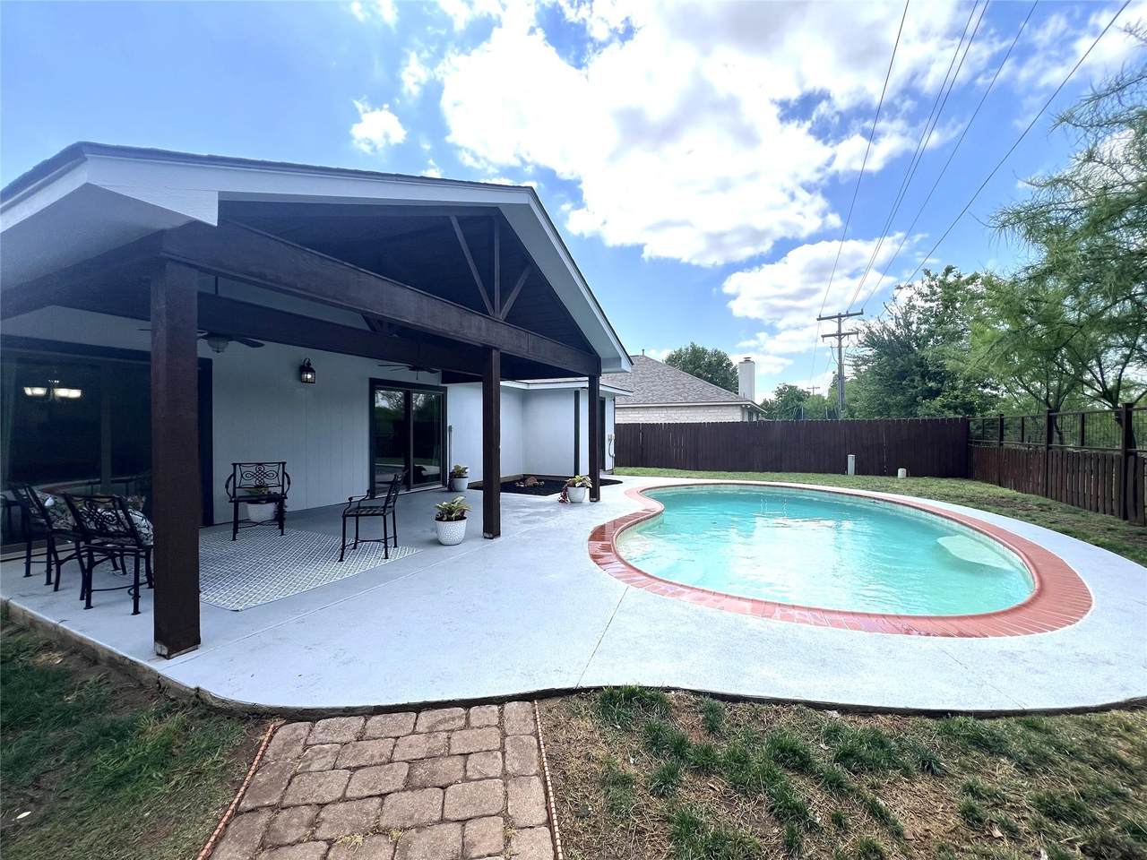 404 Patton Cv - Photo 1