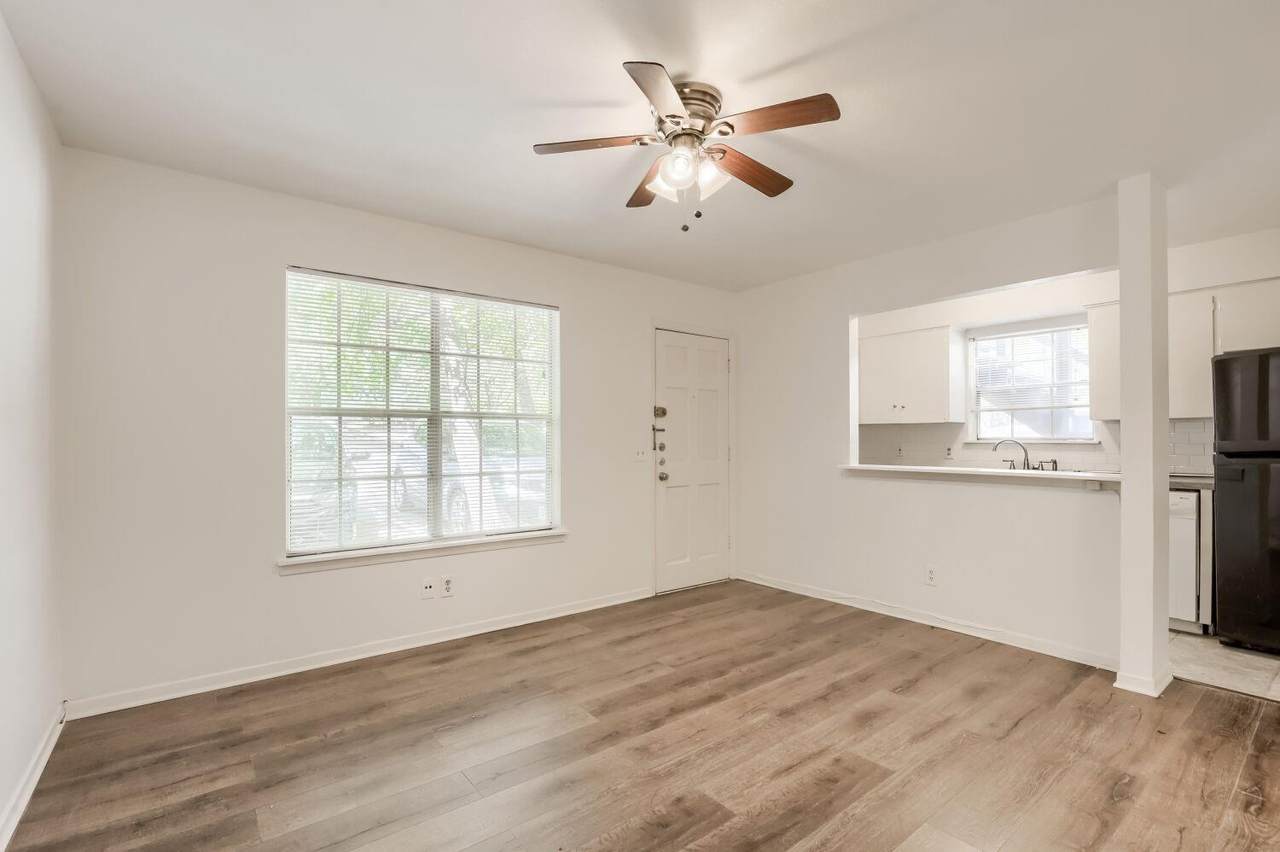 3119 Tom Green St - Photo 1