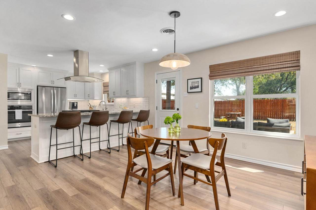 5605 Exeter Dr - Photo 1