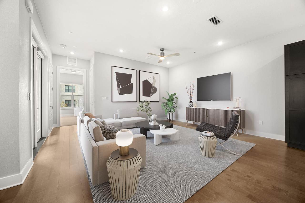 4325 Jackson Ave - Photo 1