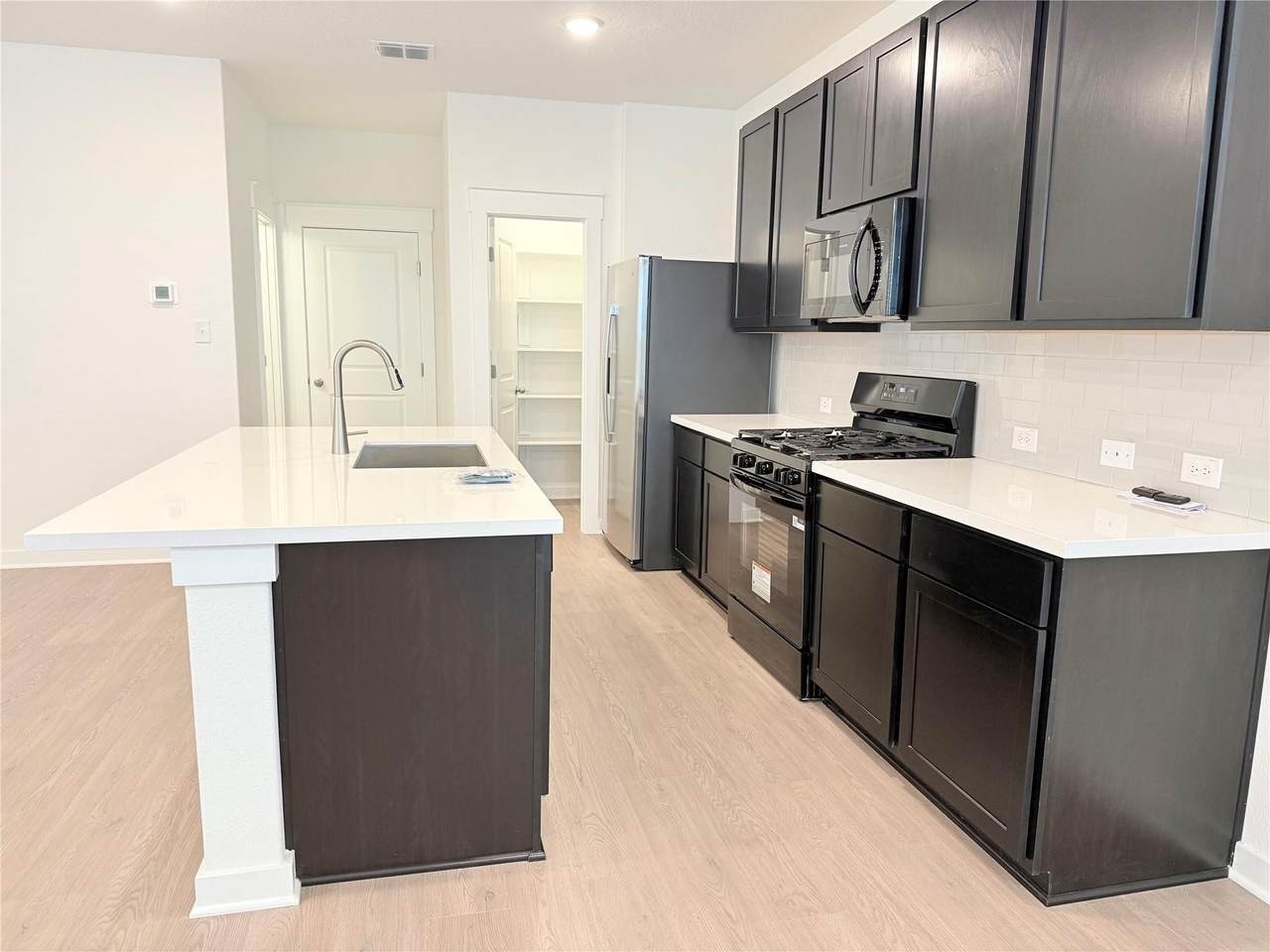 148 Hartson Dr - Photo 1