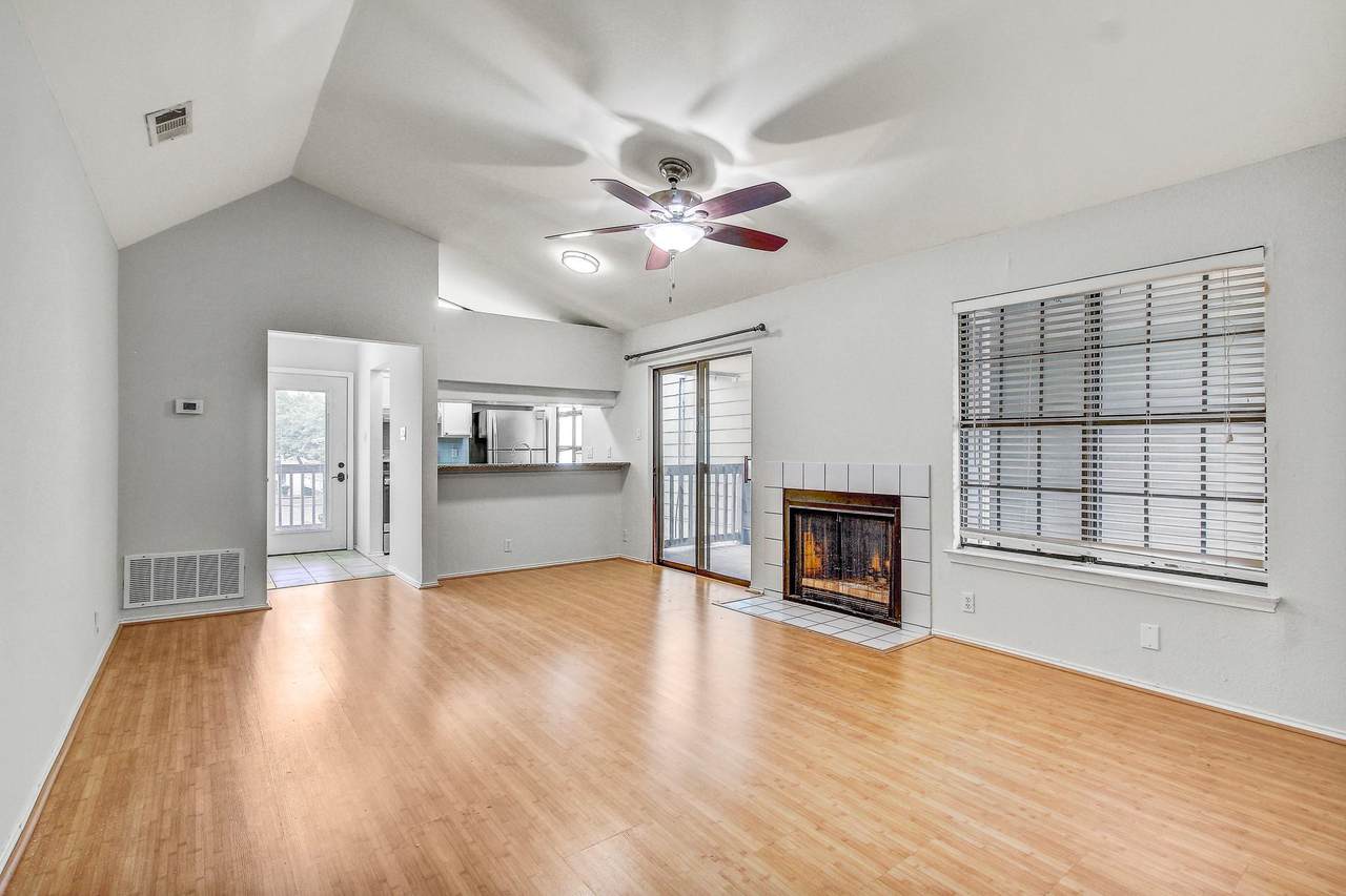 2215 Post Rd - Photo 1