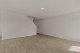 172 Surrey Oaks - Photo 4