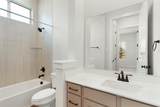1032 Stonehill Dr - Photo 4