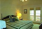 10700 Pointe View Dr - Photo 12