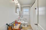 4602 Leslie Ave - Photo 14