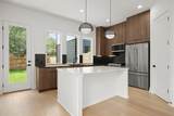 913 Capitol Ct - Photo 12