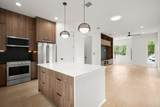 913 Capitol Ct - Photo 14