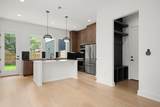 913 Capitol Ct - Photo 7