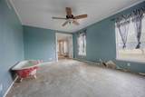 2040 Guenther Ln - Photo 24