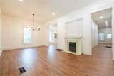 1605 Main St - Photo 2