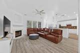 545 Manchester Ln - Photo 2