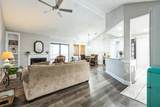 1202 Thorpe Ln - Photo 4