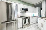 1202 Thorpe Ln - Photo 7