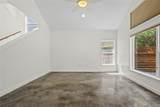 301 Stassney Ln - Photo 18
