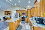 809 Skyline Dr - Photo 12