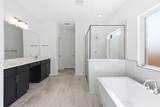 624 Breeze Hollow Ln - Photo 6