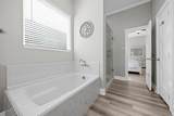 28099 Fm 2670 - Photo 10