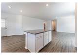381 Jack Ryan St - Photo 5