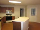 1102 Comfort St - Photo 4